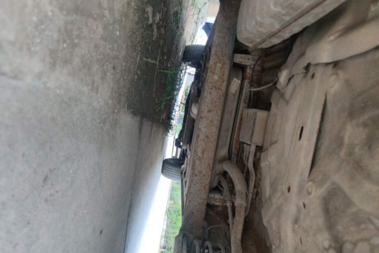 Used Baojun 560 2015 1.8L manual luxury version Chassis Rear