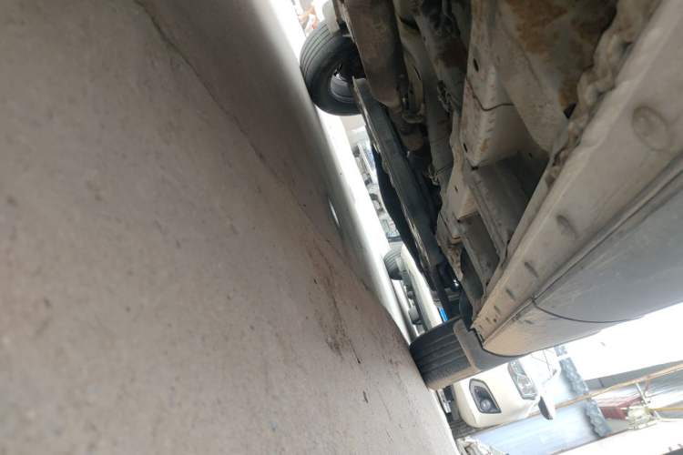 Used Baojun 560 2015 1.8L manual luxury version Chassis Rear Right