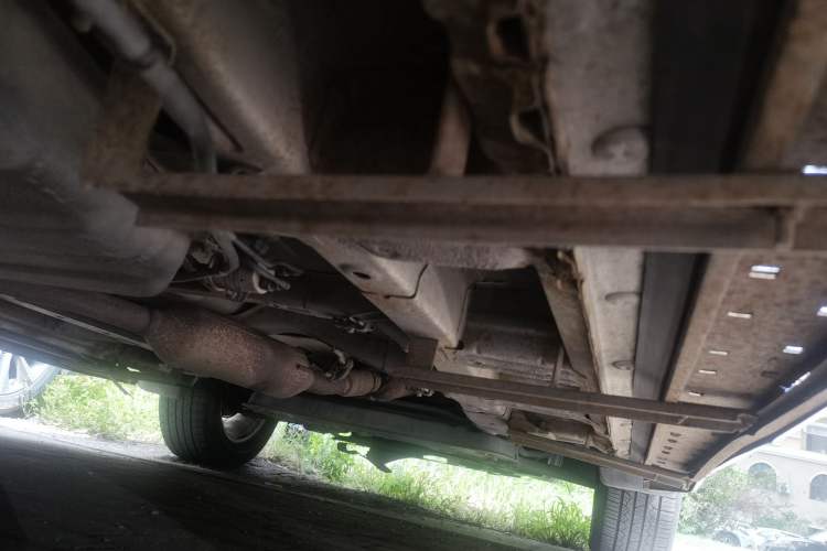 Used Baojun 560 2015 1.8L manual Comfort trim level Chassis Rear Right