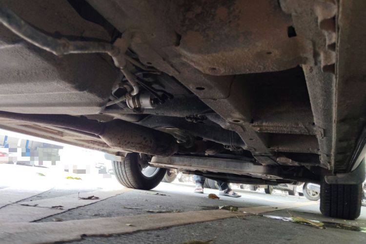 Used Baojun 560 2015 1.8L manual luxury version Chassis Rear Right