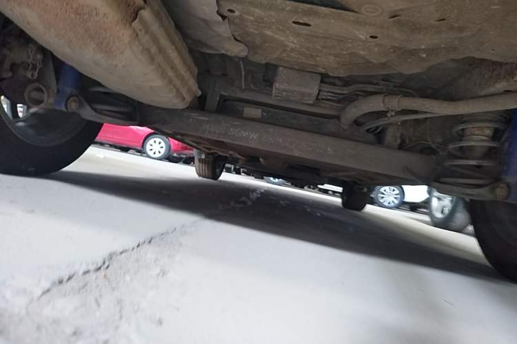 Used Baojun 560 2015 1.8L manual luxury version Chassis Rear