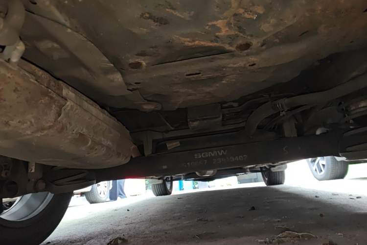Used Baojun 560 2015 1.8L manual luxury version Chassis Rear