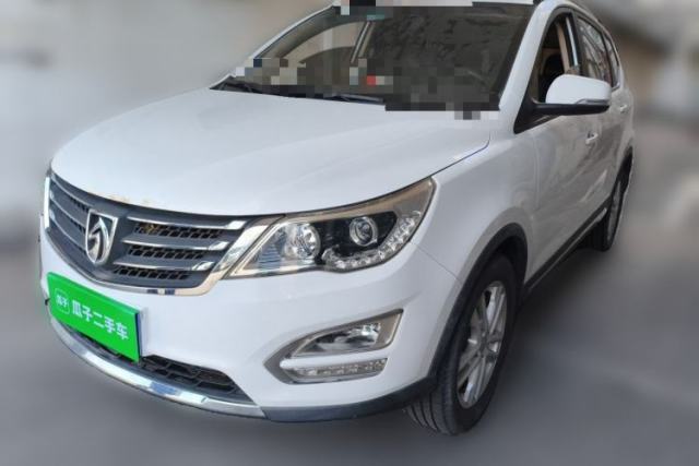 Used Baojun 560 2015 1.8L manual Comfort trim level