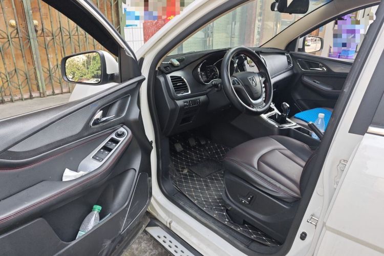 Used Baojun 560 2015 1.8L manual luxury version Driver Seat