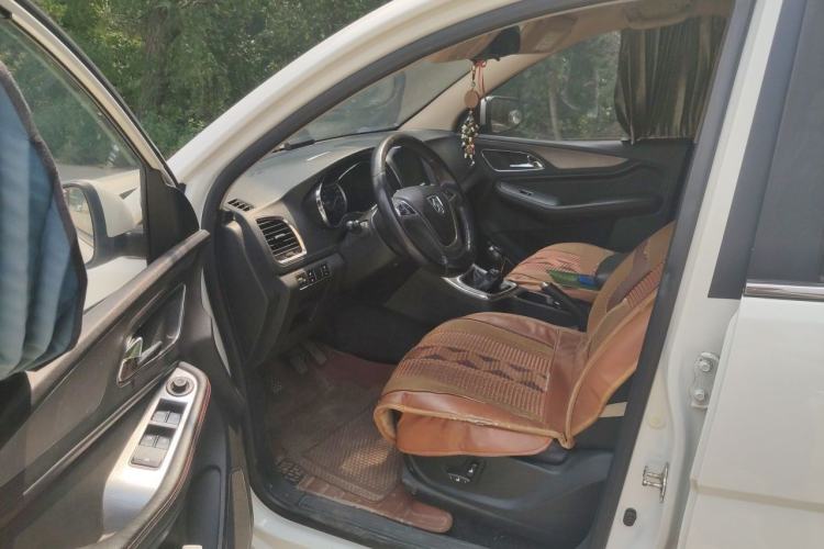 Used Baojun 560 2015 1.8L manual luxury version Driver Seat