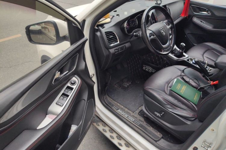 Used Baojun 560 2015 1.8L manual luxury version Driver Seat