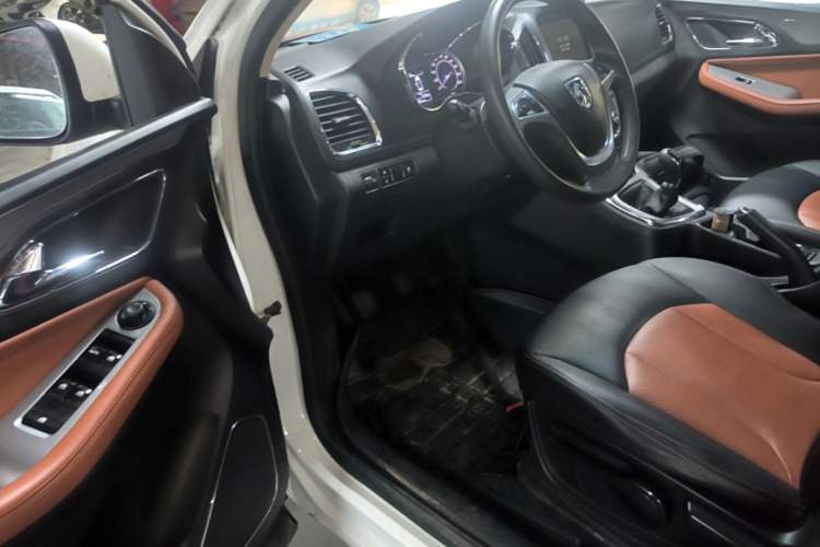 Used Baojun 560 2015 1.8L Manual Elite Edition Driver Seat