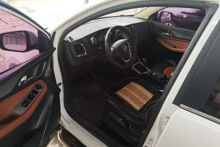 Used Baojun 560 2015 1.8L Manual Elite Edition Driver Seat