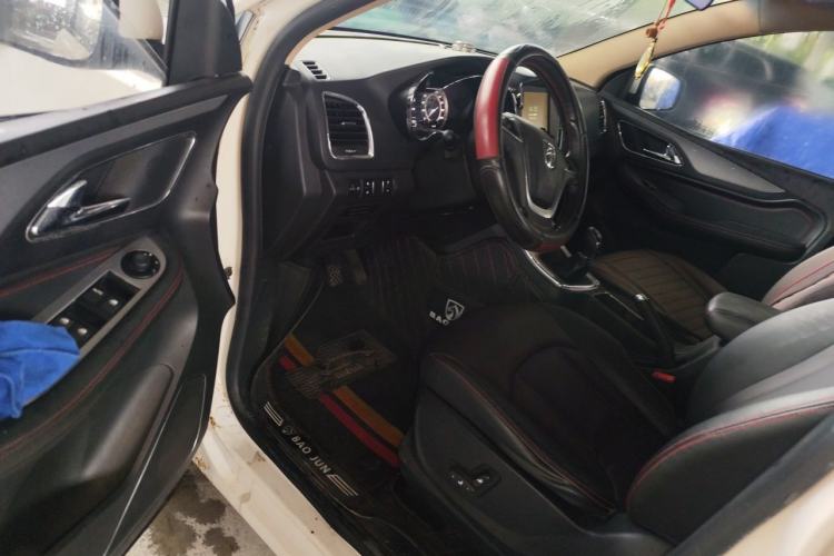 Used Baojun 560 2015 1.8L manual luxury version Driver Seat
