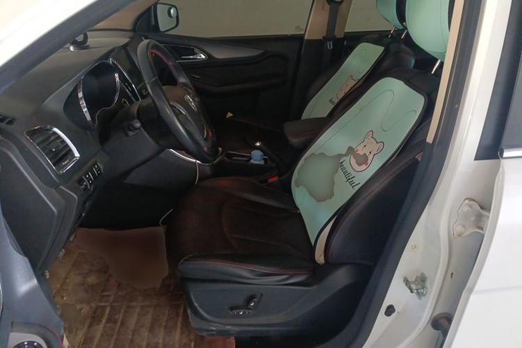 Used Baojun 560 2015 1.8L manual luxury version Driver Seat