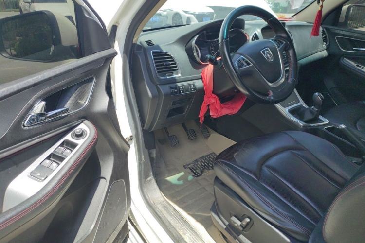 Used Baojun 560 2015 1.8L manual luxury version Driver Seat
