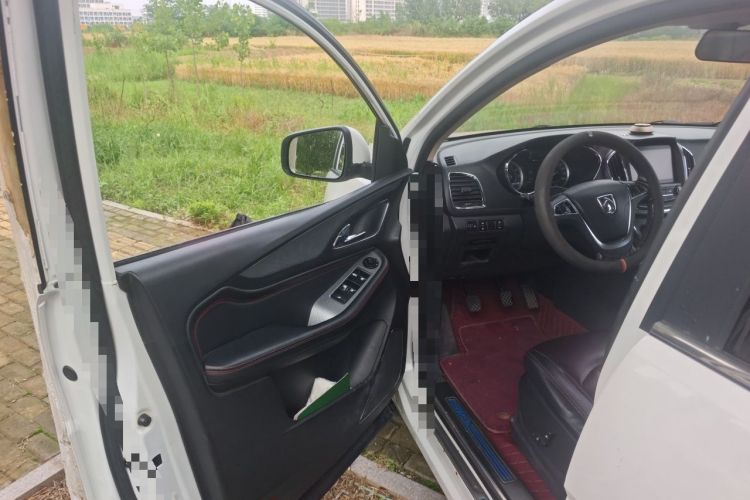 Used Baojun 560 2015 1.8L manual luxury version Driver Seat