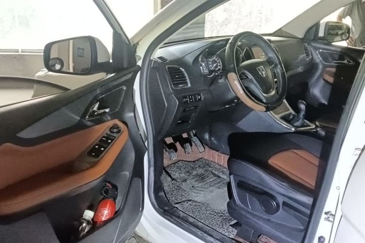 Used Baojun 560 2015 1.8L Manual Elite Edition Driver Seat