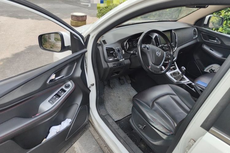 Used Baojun 560 2015 1.8L manual luxury version Driver Seat