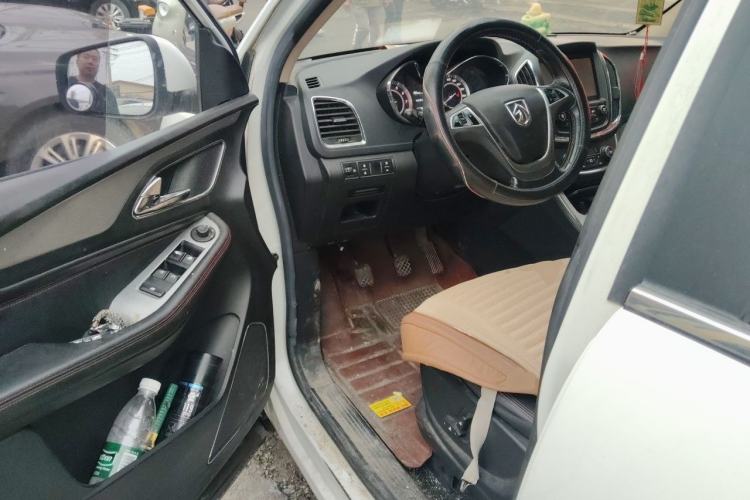 Used Baojun 560 2015 1.8L manual luxury version Driver Seat