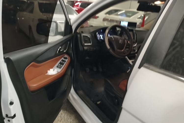 Used Baojun 560 2015 1.8L Manual Elite Edition Driver Seat