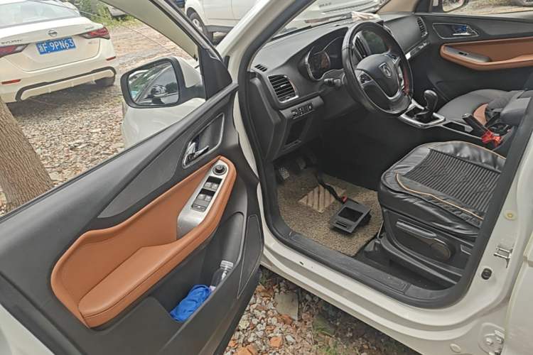 Used Baojun 560 2015 1.8L Manual Elite Edition Driver Seat