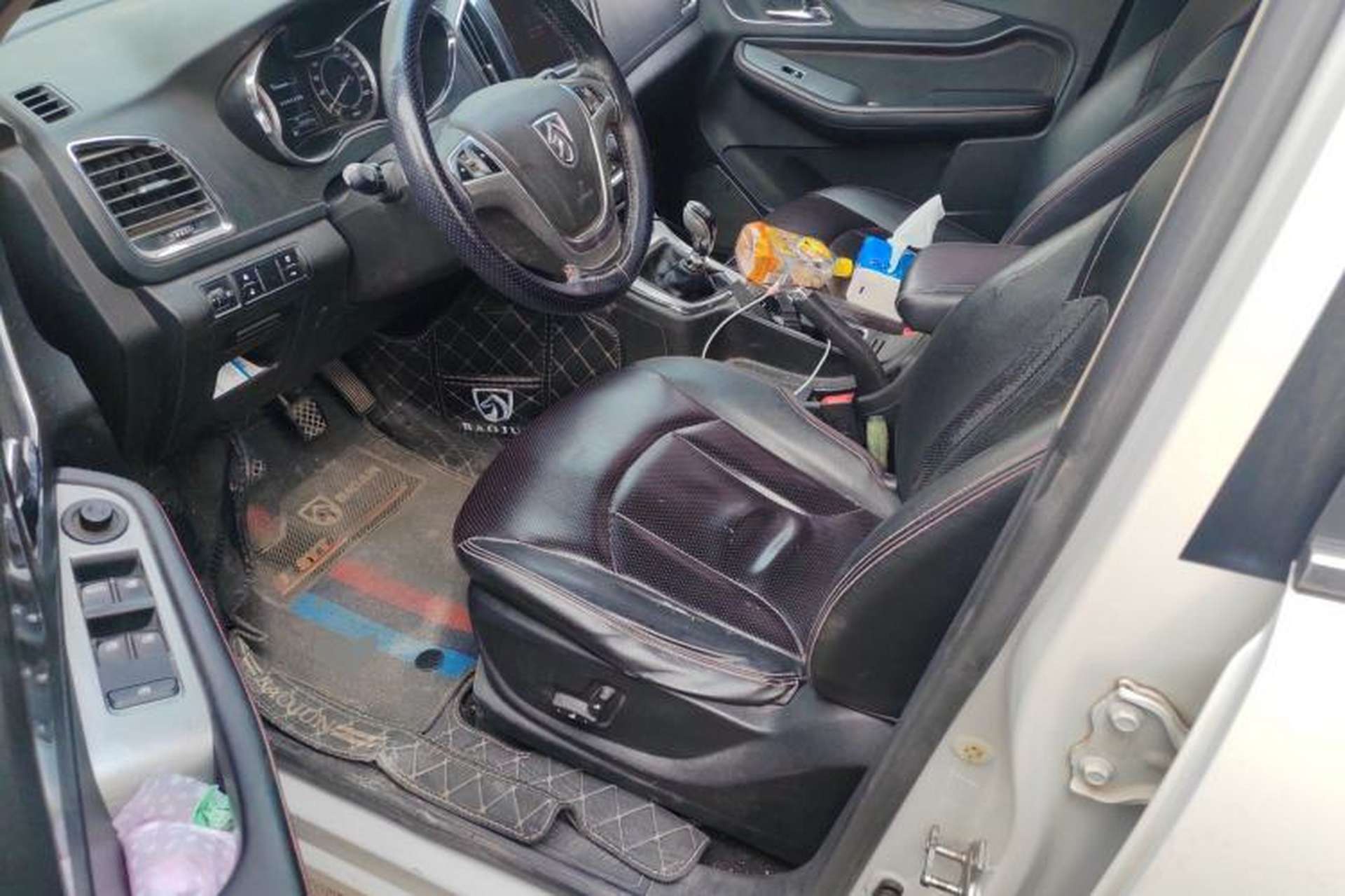 Used Baojun 560 2015 1.8L manual luxury version Driver Seat