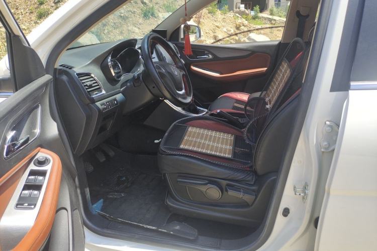 Used Baojun 560 2015 1.8L Manual Elite Edition Driver Seat