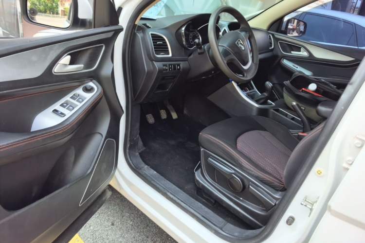 Used Baojun 560 2015 1.8L manual Comfort trim level Driver Seat