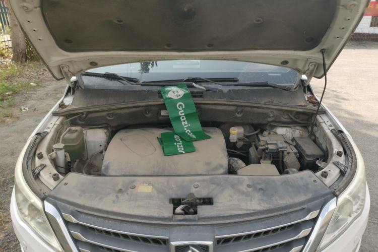 Used Baojun 560 2015 1.8L manual luxury version Engine Bay