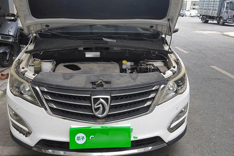 Used Baojun 560 2015 1.8L manual luxury version Engine Bay