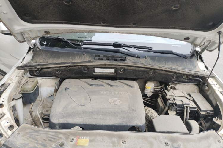 Used Baojun 560 2015 1.8L Manual Elite Edition Engine Bay