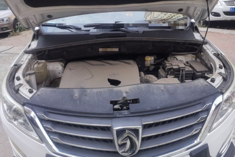 Used Baojun 560 2015 1.8L manual Comfort trim level Engine Bay