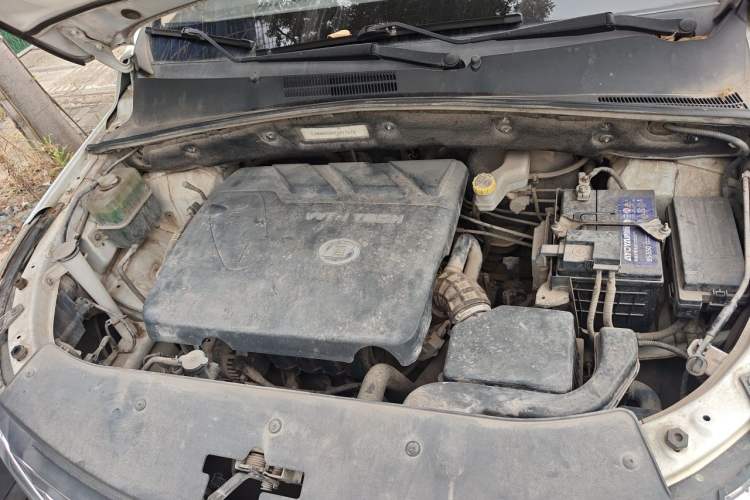 Used Baojun 560 2015 1.8L manual luxury version Engine Bay