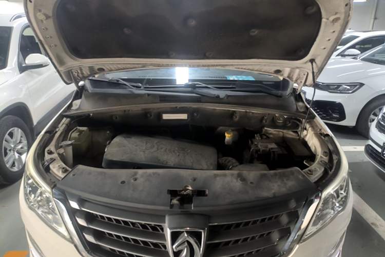 Used Baojun 560 2015 1.8L Manual Elite Edition Engine Bay