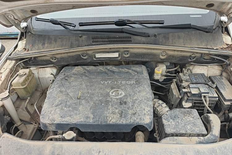 Used Baojun 560 2015 1.8L Manual Elite Edition Engine Bay