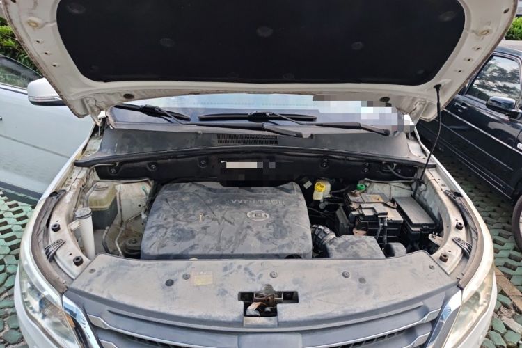 Used Baojun 560 2015 1.8L manual luxury version Engine Bay