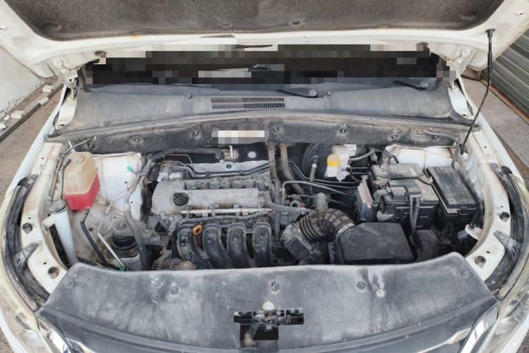 Used Baojun 560 2015 1.8L manual Comfort trim level Engine Bay