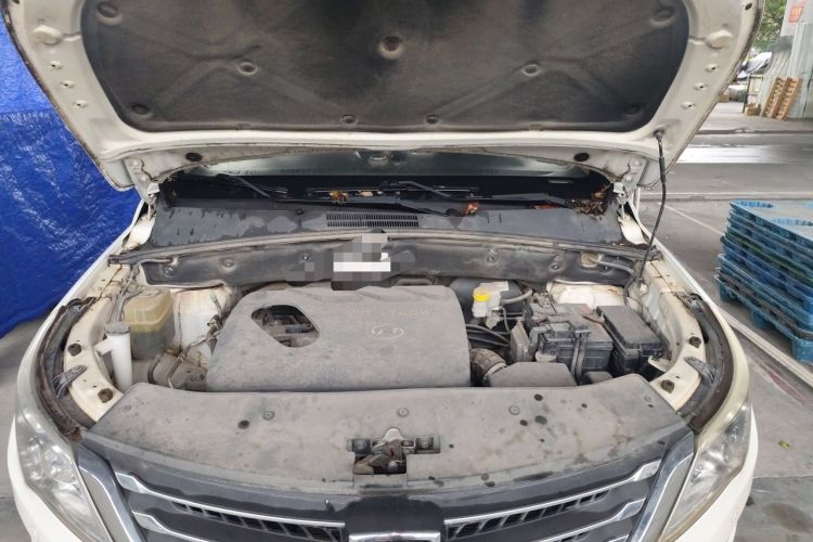Used Baojun 560 2015 1.8L manual luxury version Engine Bay