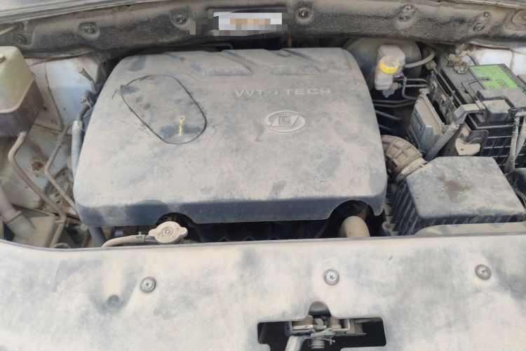 Used Baojun 560 2015 1.8L manual luxury version Engine Bay