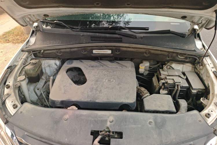 Used Baojun 560 2015 1.8L manual luxury version Engine Bay