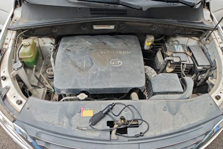 Used Baojun 560 2015 1.8L manual luxury version Engine Bay