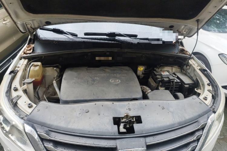 Used Baojun 560 2015 1.8L manual luxury version Engine Bay