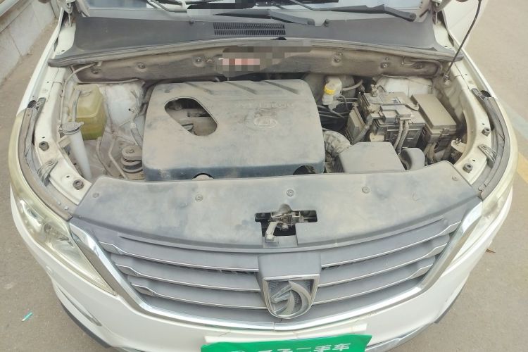 Used Baojun 560 2015 1.8L manual luxury version Engine Bay