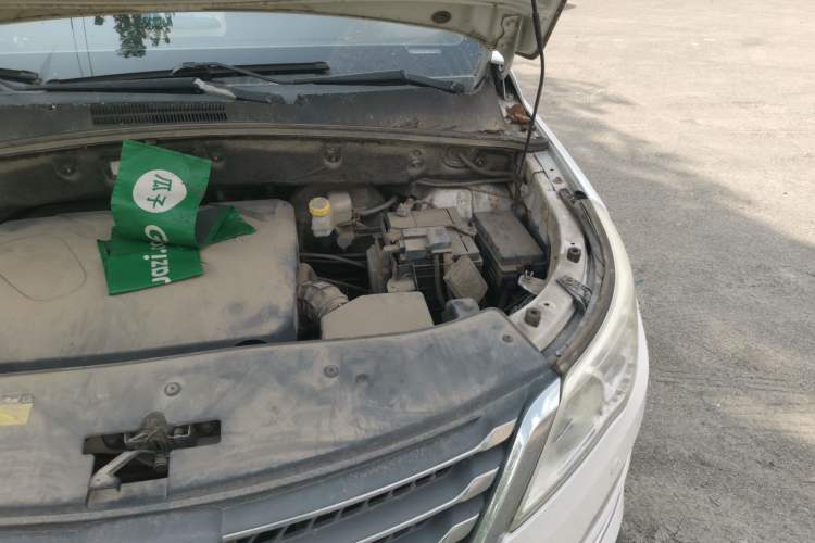 Used Baojun 560 2015 1.8L manual luxury version Engine Bay Left