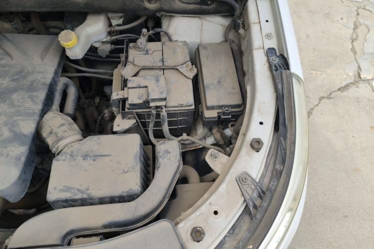 Used Baojun 560 2015 1.8L manual luxury version Engine Bay Left