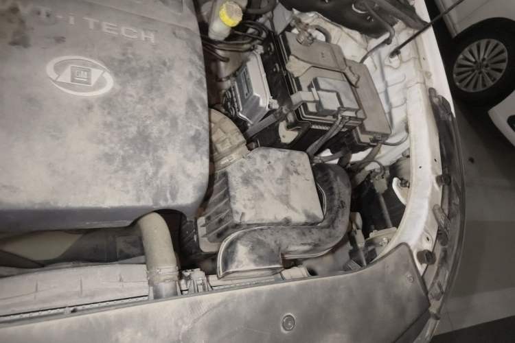 Used Baojun 560 2015 1.8L manual luxury version Engine Bay Left