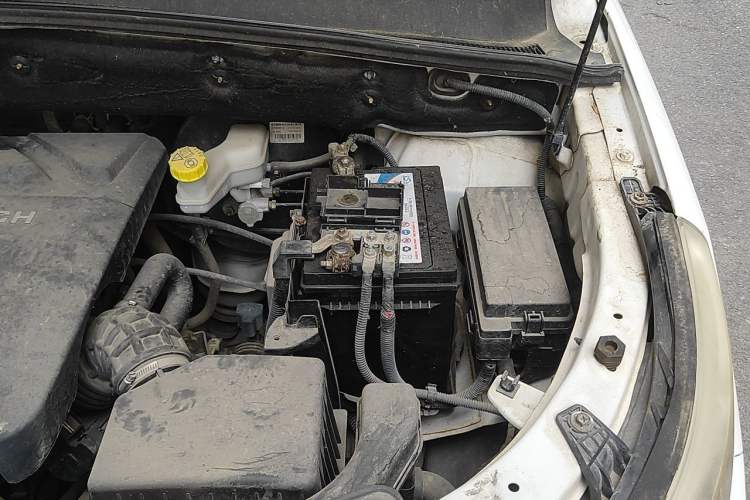 Used Baojun 560 2015 1.8L manual luxury version Engine Bay Left