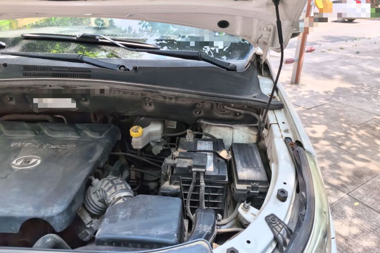 Used Baojun 560 2015 1.8L manual luxury version Engine Bay Left