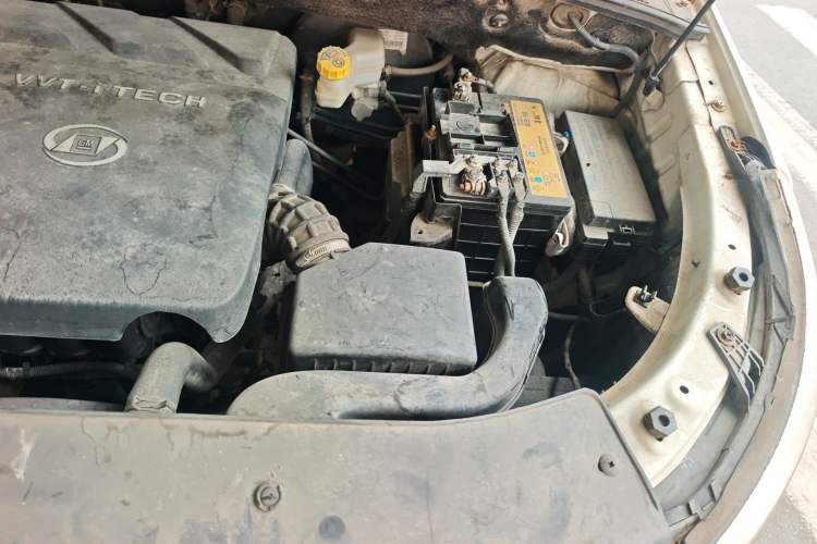 Used Baojun 560 2015 1.8L manual luxury version Engine Bay Left