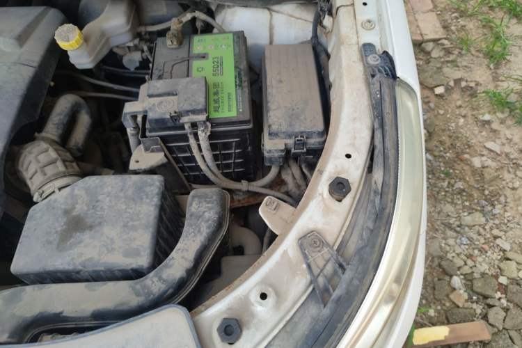 Used Baojun 560 2015 1.8L manual luxury version Engine Bay Left