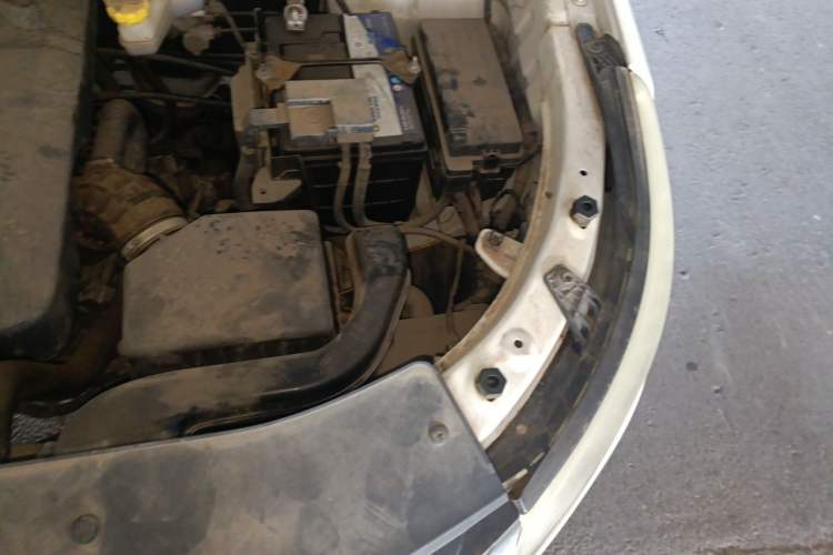 Used Baojun 560 2015 1.8L manual luxury version Engine Bay Left