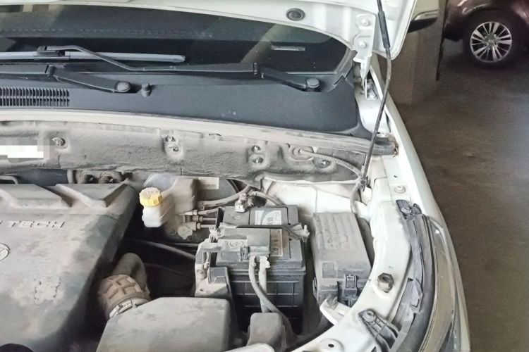 Used Baojun 560 2015 1.8L Manual Elite Edition Engine Bay Left