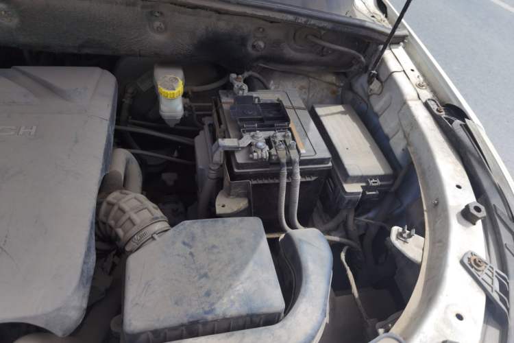 Used Baojun 560 2015 1.8L Manual Elite Edition Engine Bay Left