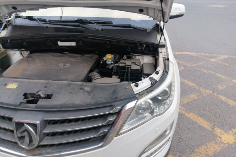 Used Baojun 560 2015 1.8L manual luxury version Engine Bay Left